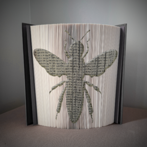 bee book folding pattern preview - Cut & Fold