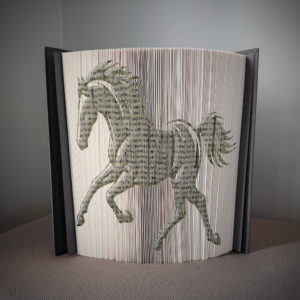 horse book folding pattern preview - Cut & Fold