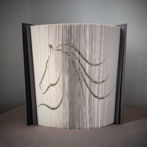 horse line book folding pattern preview - Cut & Fold