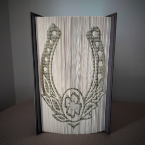 horseshoe book folding pattern preview - Cut & Fold