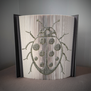 ladybug book folding pattern preview - Cut & Fold