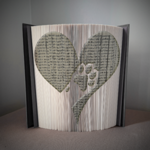 paw heart v4 book folding pattern preview - Cut & Fold