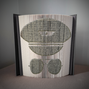 pilot hat and aviator sunglasses book folding pattern preview - Cut & Fold