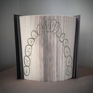 teeth book folding pattern preview - Cut & Fold