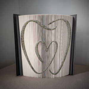 tooth heart book folding pattern preview - Cut & Fold